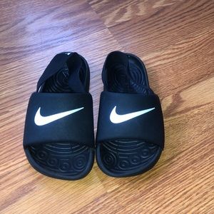 Toddler black Nike Sandals size 9